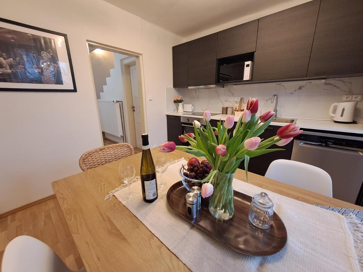 Apartmanovy Dum Se Zahradou V Klidne Casti Prahy Praga Zewnętrze zdjęcie