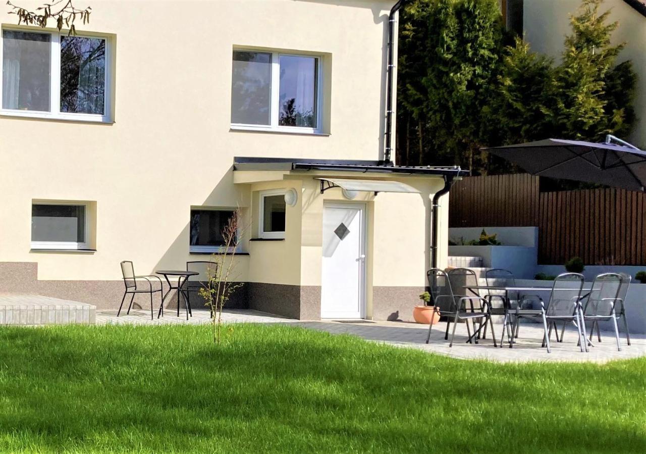 Apartmanovy Dum Se Zahradou V Klidne Casti Prahy Praga Zewnętrze zdjęcie