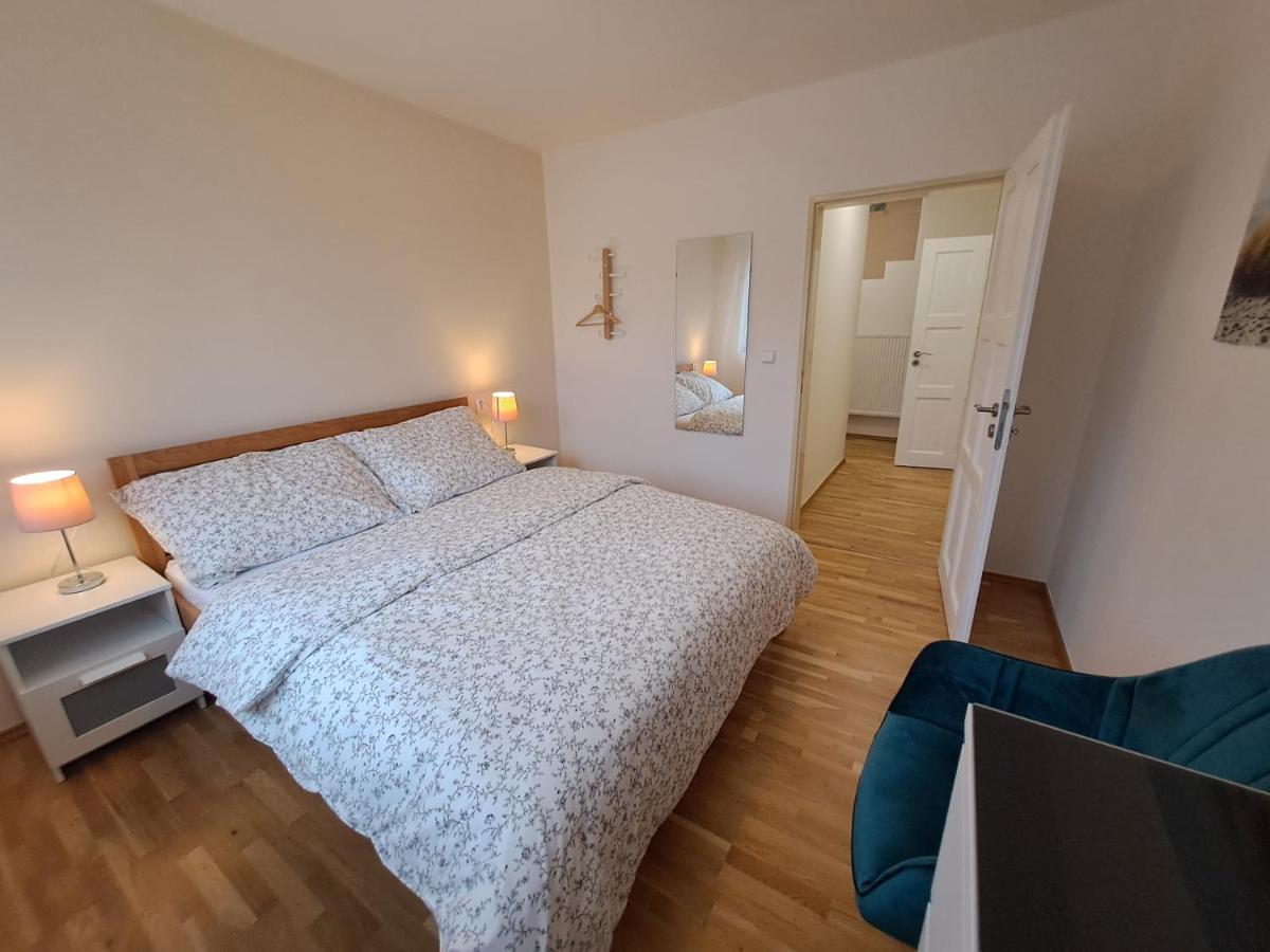 Apartmanovy Dum Se Zahradou V Klidne Casti Prahy Praga Zewnętrze zdjęcie