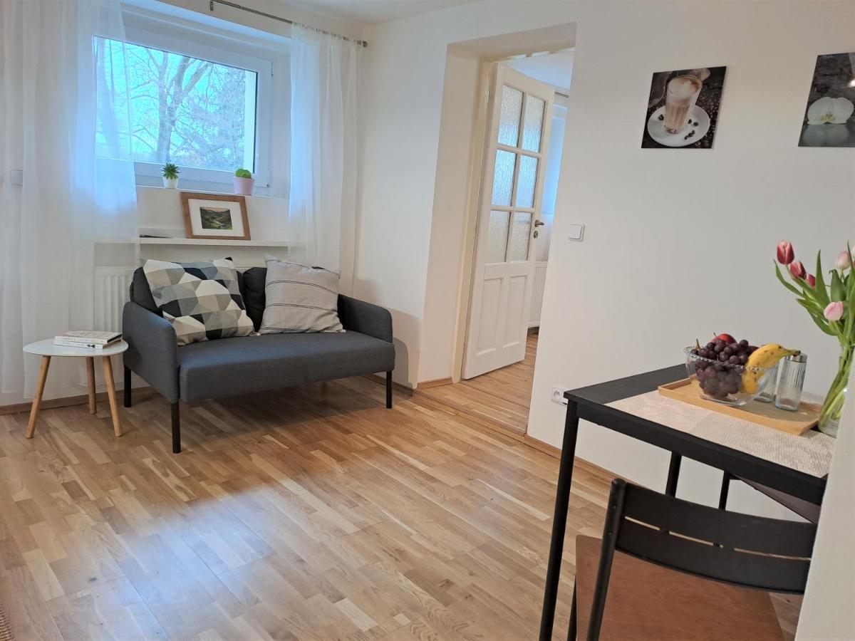 Apartmanovy Dum Se Zahradou V Klidne Casti Prahy Praga Zewnętrze zdjęcie