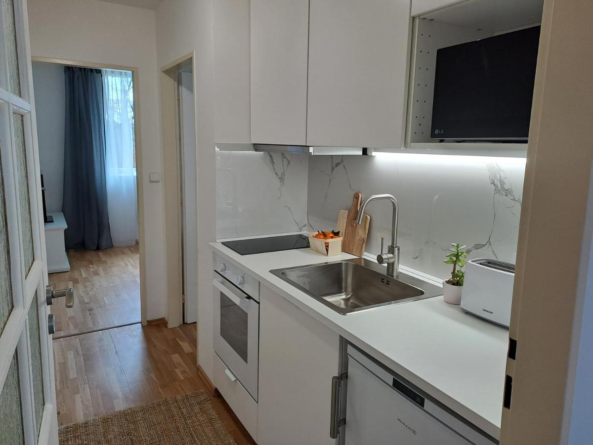 Apartmanovy Dum Se Zahradou V Klidne Casti Prahy Praga Zewnętrze zdjęcie