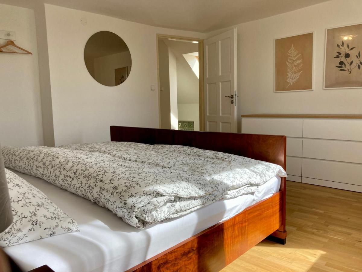 Apartmanovy Dum Se Zahradou V Klidne Casti Prahy Praga Zewnętrze zdjęcie