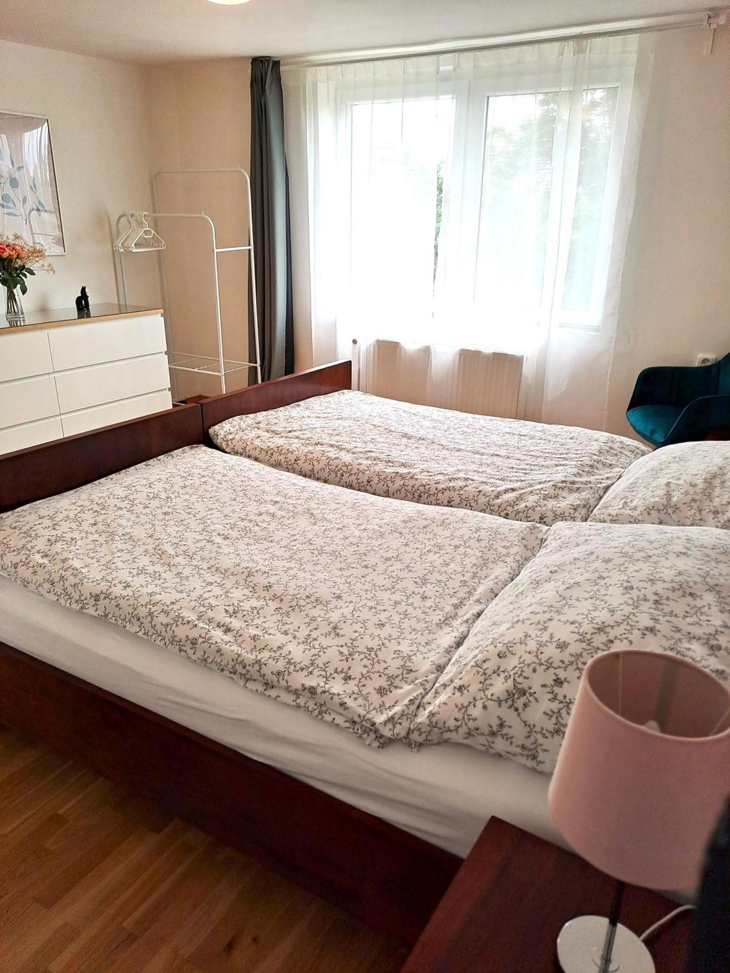 Apartmanovy Dum Se Zahradou V Klidne Casti Prahy Praga Zewnętrze zdjęcie