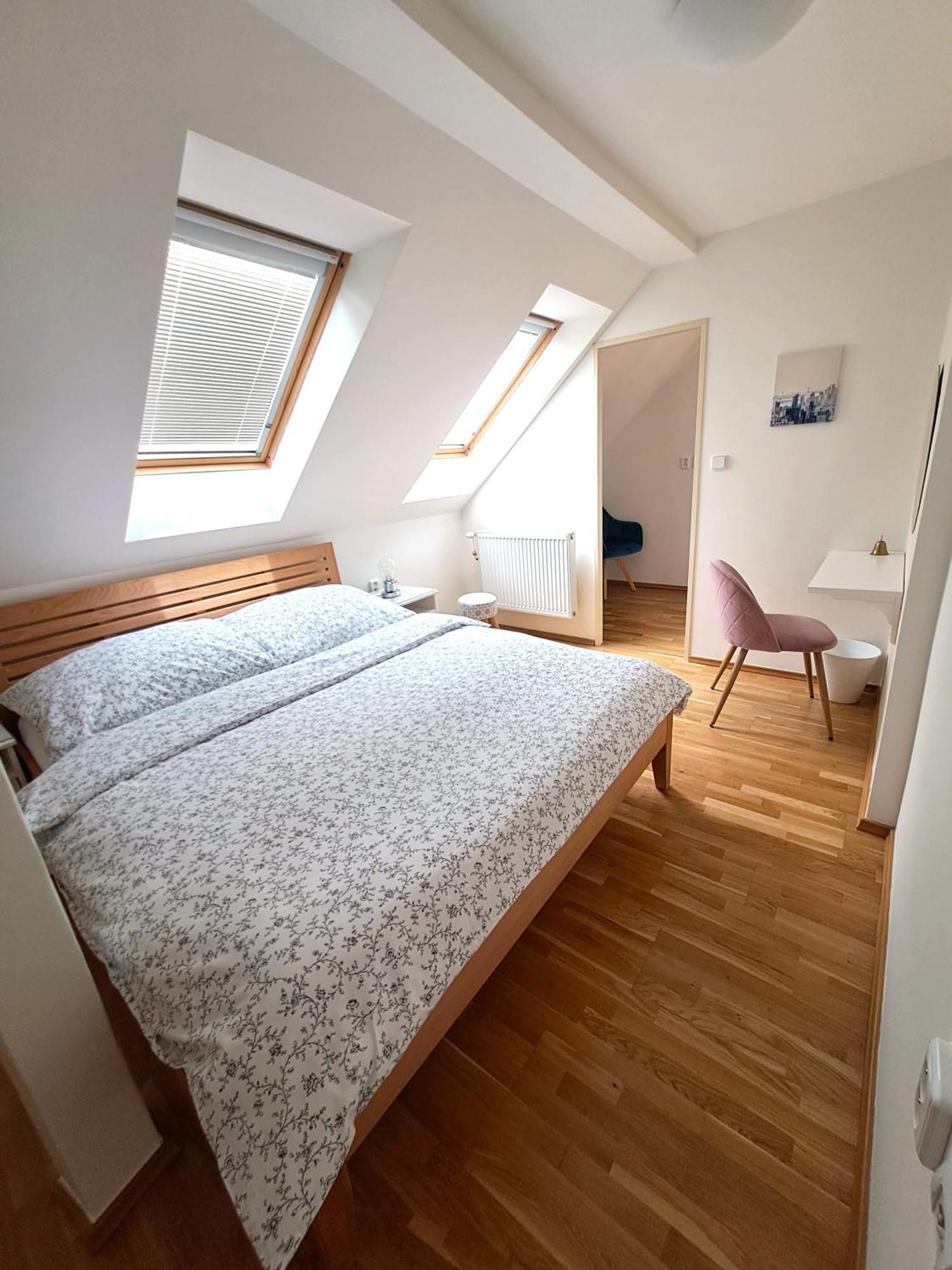 Apartmanovy Dum Se Zahradou V Klidne Casti Prahy Praga Zewnętrze zdjęcie