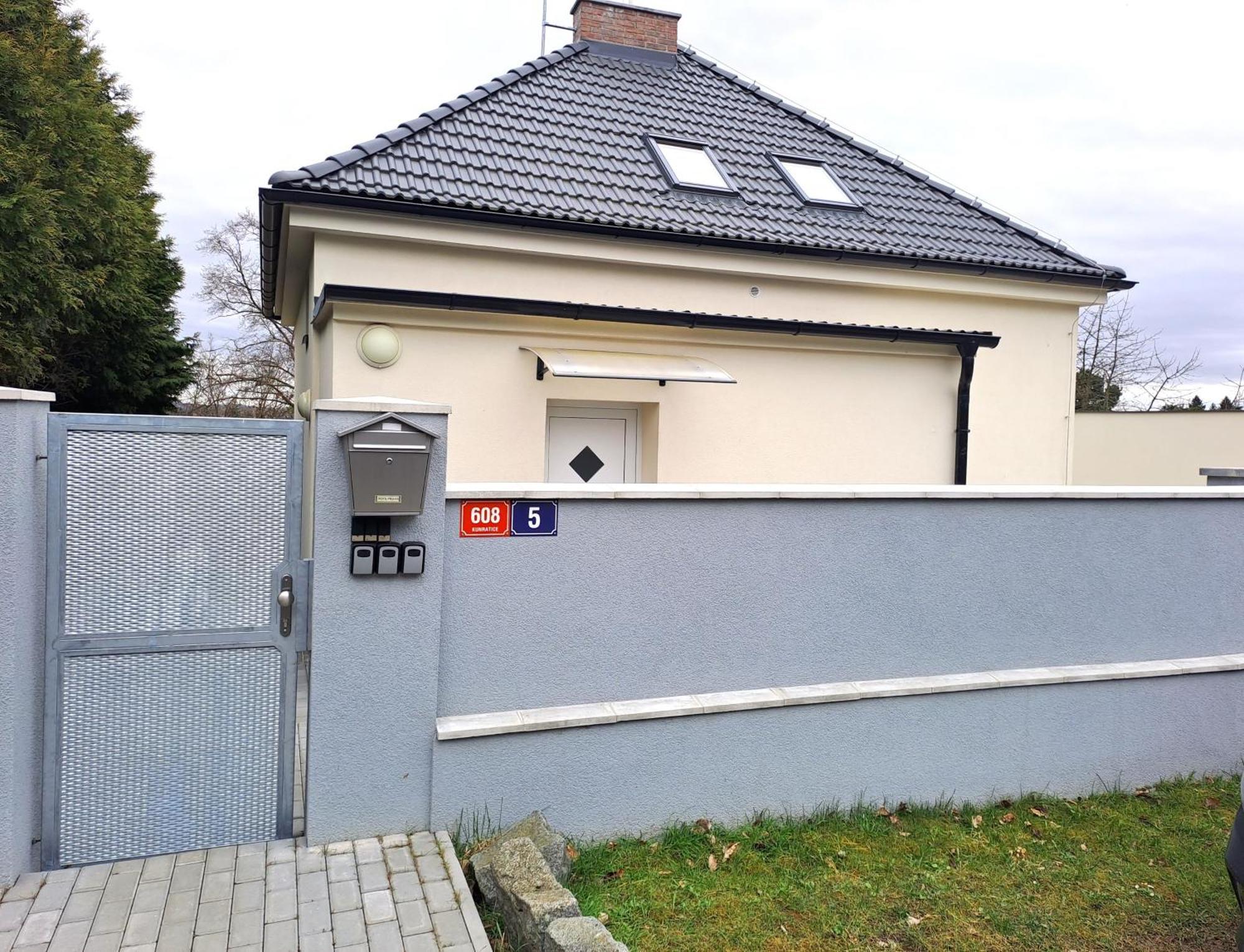 Apartmanovy Dum Se Zahradou V Klidne Casti Prahy Praga Zewnętrze zdjęcie